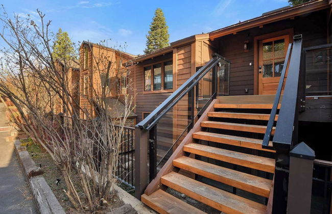 Soak in Luxury Lake Views of Tahoe From Deck - Foto 44