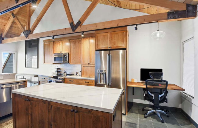 Soak in Luxury Lake Views of Tahoe From Deck - Foto 8