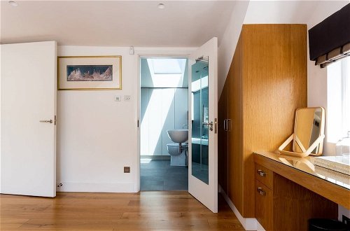 Photo 9 - Fantastic 5 Bed House in Kensington Near Museums