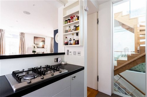 Photo 23 - Fantastic 5 Bed House in Kensington Near Museums