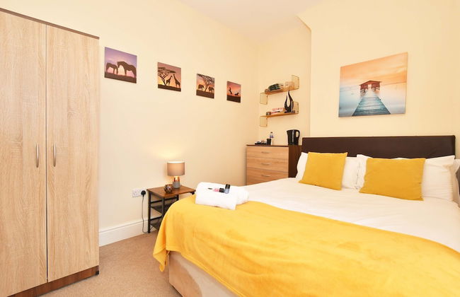 Townhouse @ 178 Ruskin Road Crewe - Foto 1