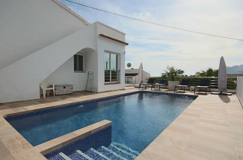 Photo 26 - Private Family Retreat With Pool Short Walk to the Sea