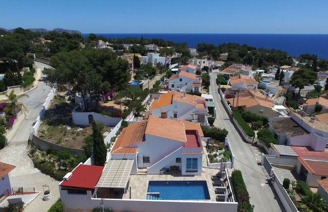 Private Family Retreat With Pool Short Walk to the Sea - Foto 31