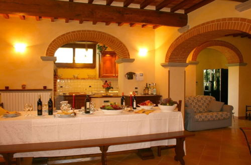 Foto 12 - Private Villa with AC, private pool, WIFI, TV, terrace, pets allowed, parking, close to Arezzo