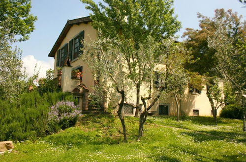 Foto 27 - Private Villa with AC, private pool, WIFI, TV, terrace, pets allowed, parking, close to Arezzo