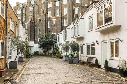 Photo 14 - Quirky & Cosy 2BD Mews Flat in Paddington