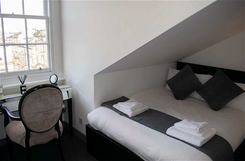 Foto 9 - Unique 3 Bedroom Modern Penthouse
