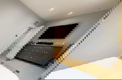 Foto 4 - Charming Two Bed Maisonette in Notting Hill