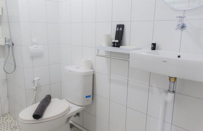 Comfortable 2BR at Emerald Bintaro Apartment - Photo 18