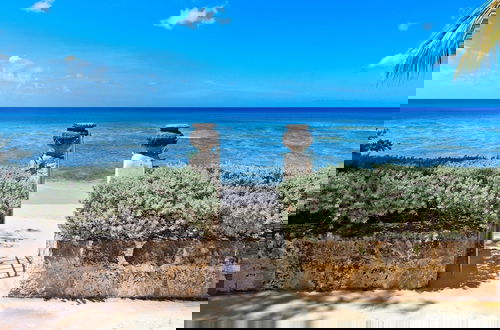 Foto 20 - Enchanting Beachfront Retreat - Leamington Cottage 1 Bedroom Villa by Blue Sky Luxury