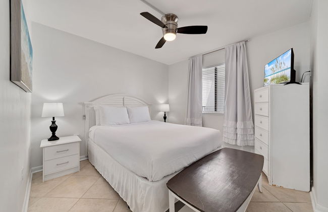 1br/1ba Sleeps 4 Near Beach w/ Breathtaking Ocean Views - Foto 2
