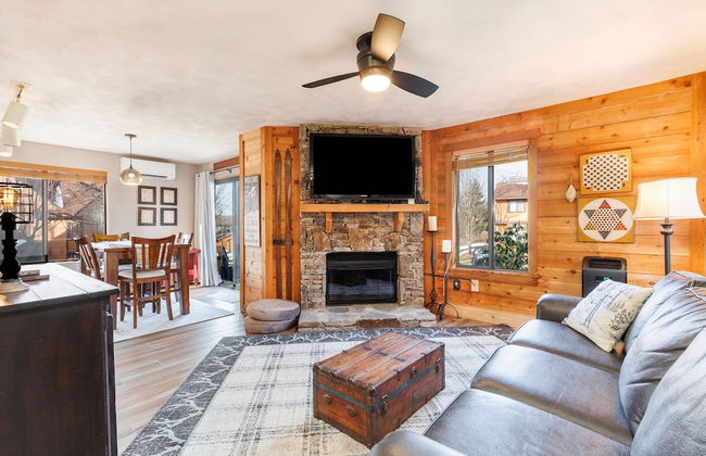 Swiss Mountain 1 Bedroom - Premier Unit with Patio by RedAwning - Photo 1