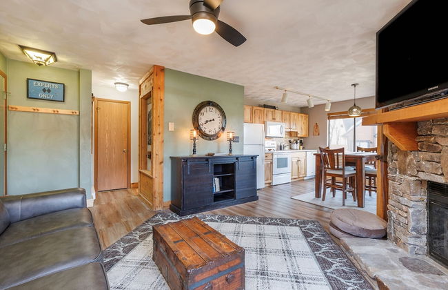 Swiss Mountain 1 Bedroom - Premier Unit with Patio by RedAwning - Photo 19