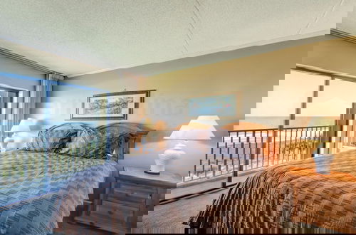 Foto 2 - Oceanfront Condo, Private Walkway to the Beach by RedAwning