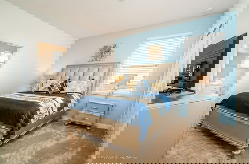Foto 7 - Very Large 11 Bed Pool Home With Game Room 11 Bedroom Home by RedAwning