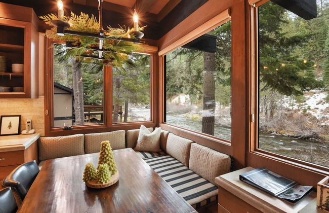 Joy on the River Stunning Waterfront Home for 10 - Photo 41