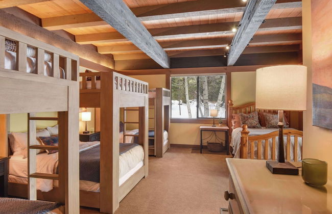 Joy on the River Stunning Waterfront Home for 10 - Photo 7