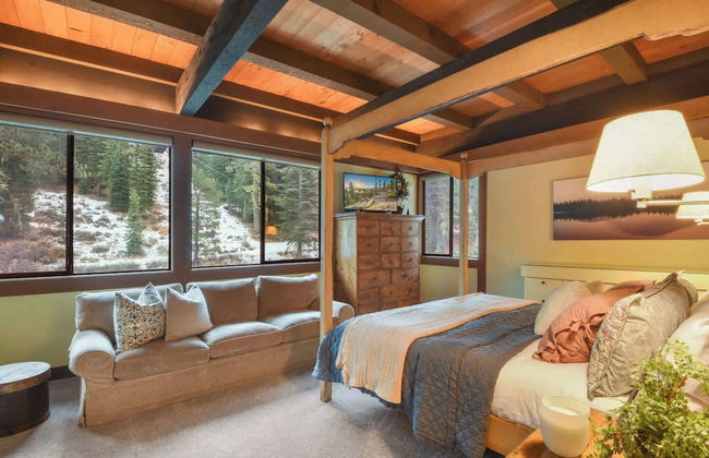 Joy on the River Stunning Waterfront Home for 10 - Photo 16