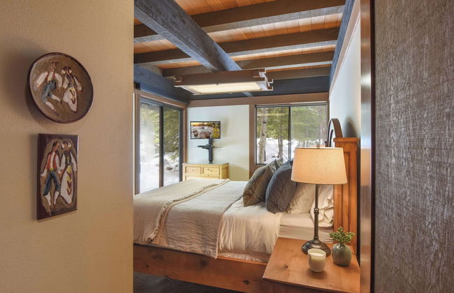 Joy on the River Stunning Waterfront Home for 10 - Photo 12