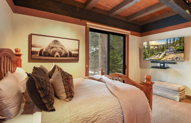 Joy on the River Stunning Waterfront Home for 10 - Photo 11