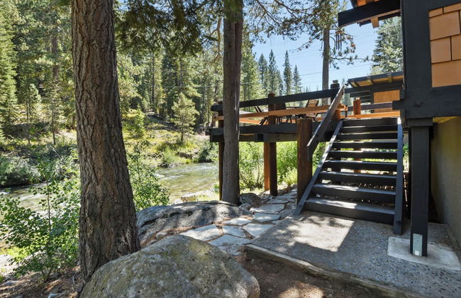 Joy on the River Stunning Waterfront Home for 10 - Photo 47