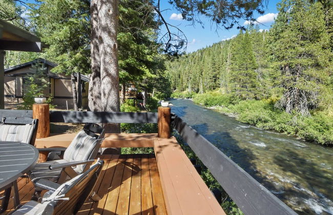 Joy on the River Stunning Waterfront Home for 10 - Photo 42