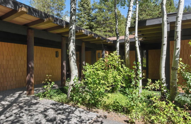 Joy on the River Stunning Waterfront Home for 10 - Photo 57