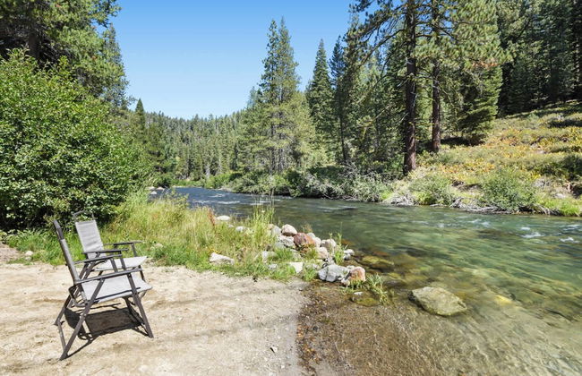 Joy on the River Stunning Waterfront Home for 10 - Photo 59