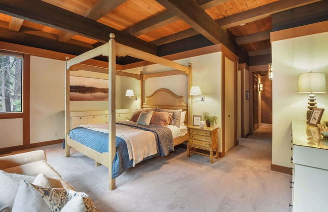 Joy on the River Stunning Waterfront Home for 10 - Photo 17