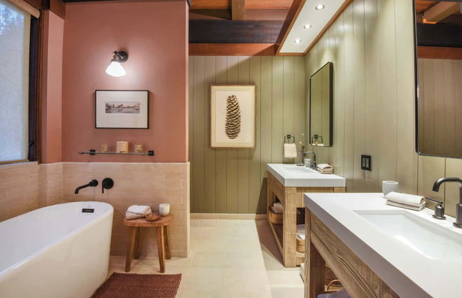 Joy on the River Stunning Waterfront Home for 10 - Photo 24