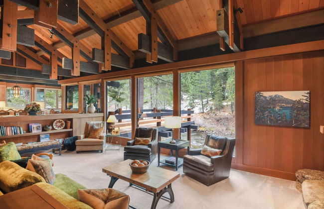 Joy on the River Stunning Waterfront Home for 10 - Photo 3