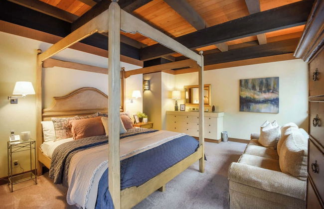 Joy on the River Stunning Waterfront Home for 10 - Photo 9