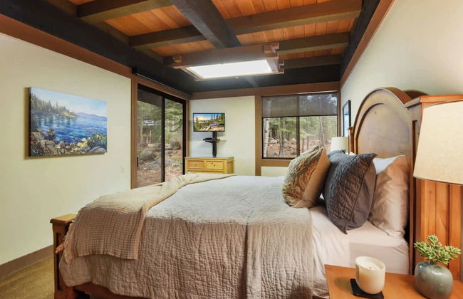 Joy on the River Stunning Waterfront Home for 10 - Photo 15