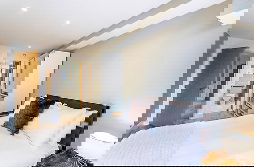Photo 9 - Duplex Two-bed Apartment Near Tower Bridge