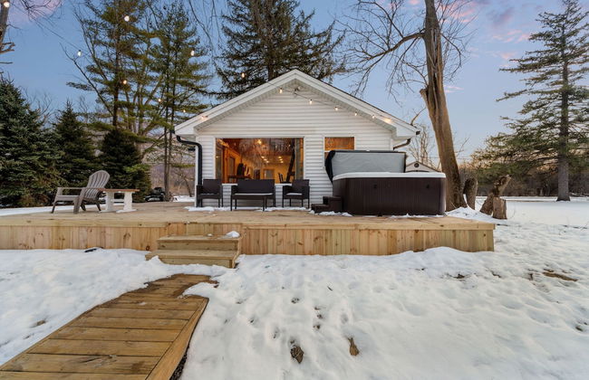 Cozy 3BR Cabin With Hot Tub on Nippersink Creek - Foto 43