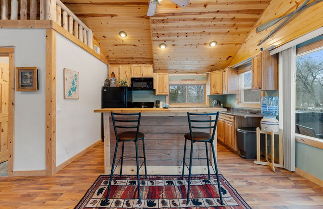 Cozy 3BR Cabin With Hot Tub on Nippersink Creek - Foto 12
