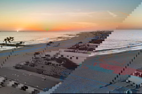 Foto 34 - Coastal-chic Newport Stay Steps to the Beach, Dining & Boardwalk Optional Add-on Unit