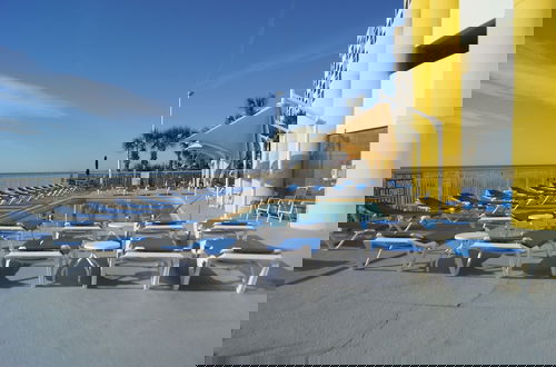 Foto 42 - Seaside Resort 1003