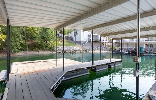 Luxury Waterfront Lakehouse With Private Dock Views - Foto 33