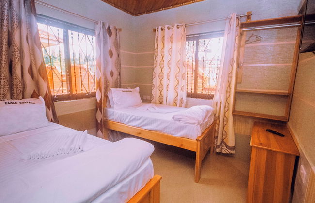 Eagle Cottages - Photo 2
