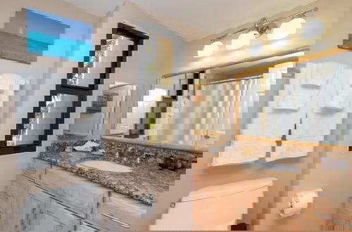 Foto 9 - Beautiful Unit In One Of The Most Prestigious Condo Complex In Islamorada 2 Bedroom Condo by RedAwning