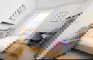 Photo 2 - Bright and Modern Flat with desk