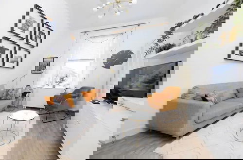 Photo 17 - Bright and Modern Flat with desk