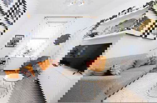 Photo 21 - Bright and Modern Flat with desk