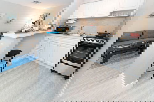 Photo 12 - seastar suites by the sea