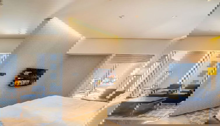 Photo 1 - Luxury 1BR Apartment Close to Top Attractions