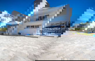 Foto 1 - Villa Eni