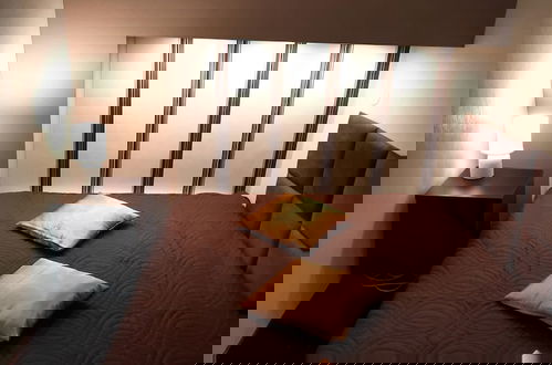 Foto 3 - Luxury Senate Apartment