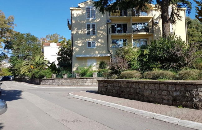 Relaxing Tivat Stay With Balcony & Free Parking - Foto 1