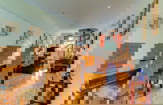 Foto 1 - Outra Vez Spacious Apartment 5 Minute Walk From